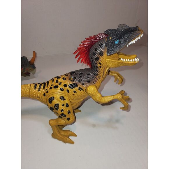 Lot Of 2 Dinosours With Sound And Light - Picture 4 of 5